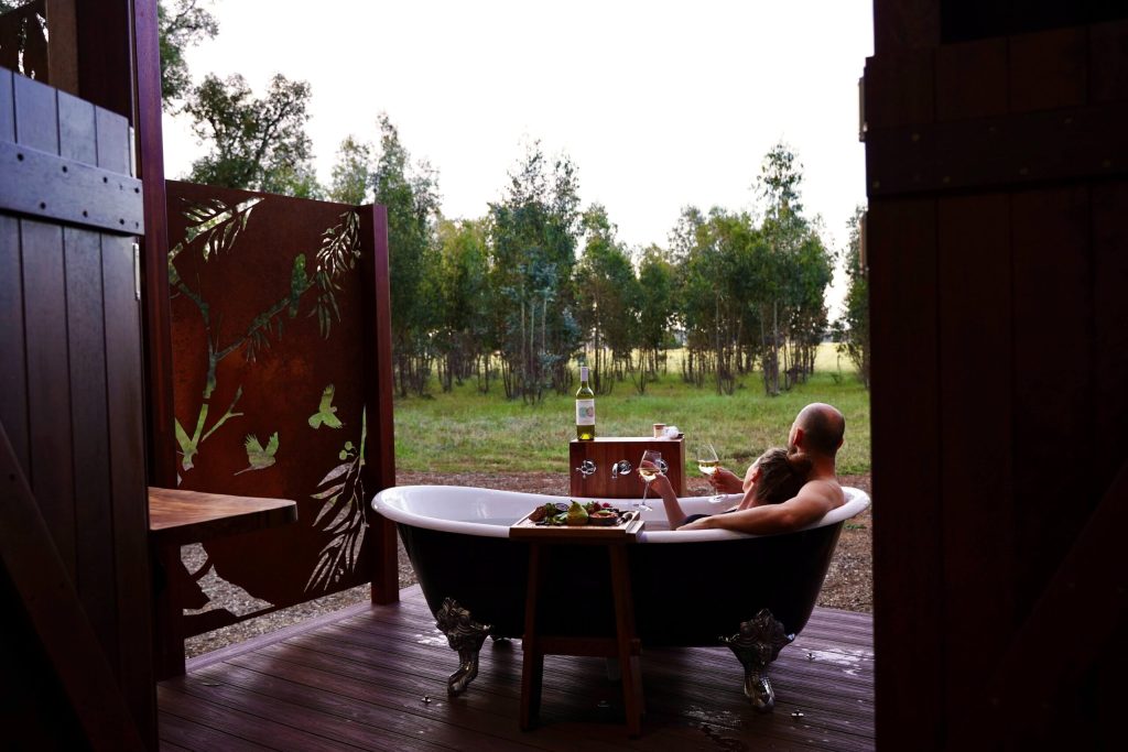 chalet-grandis-busselton-outdoor-bath-wine-adult-only-scaled.jpg